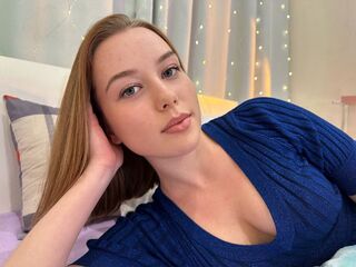 topless camgirl VictoriaBriant